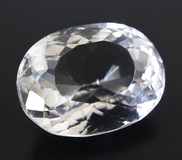 шпинель могок. горный хрусталь кварц кварц. кварц полупрозрачный. бесцветный корунд кристалл. сапфир корунд прозрачный.