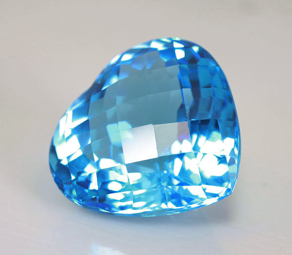 Chipped topaz. топаз камень водолея. аквамарин амулет. кольцо с топазом. драгоценные камни с тенью.