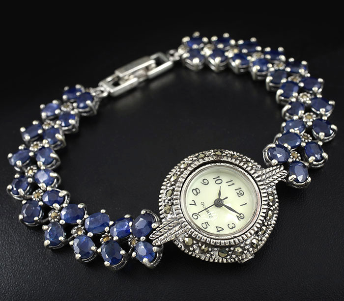 часы с радужными камнями. часы с сапфиром. часы с сапфирами. Hublot unico sapphire. Greubel forsey.