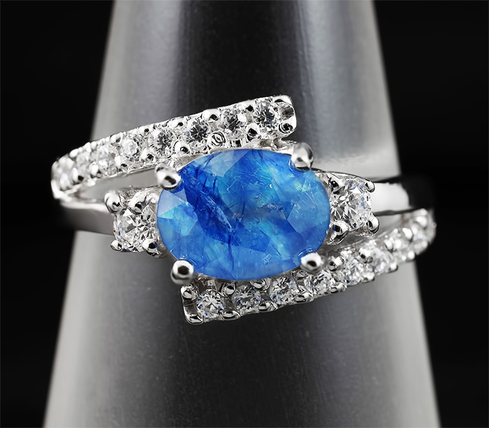 Васильковым сапфиром. Сапфир 0. Васильковый сапфир кольцо. Васильковый сапфир. Васильковым сапфиром.