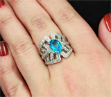 Замечательное кольцо с голубым топазом 2,45 карат