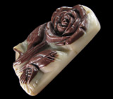 Камея-подвеска "Розы" из цельной яшмы 25 грамм 