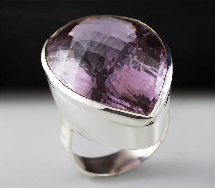Серебряное кольцо с аметистом