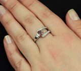 Элегантное серебряное кольцо c пурпурно-розовой шпинелью 0,56 карат Серебро 925