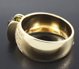 Кольцо с демантоидом гранатом высокой чистоты и бриллиантами Золото