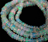 298 эфиопских опалов 24,37 карат на нити 