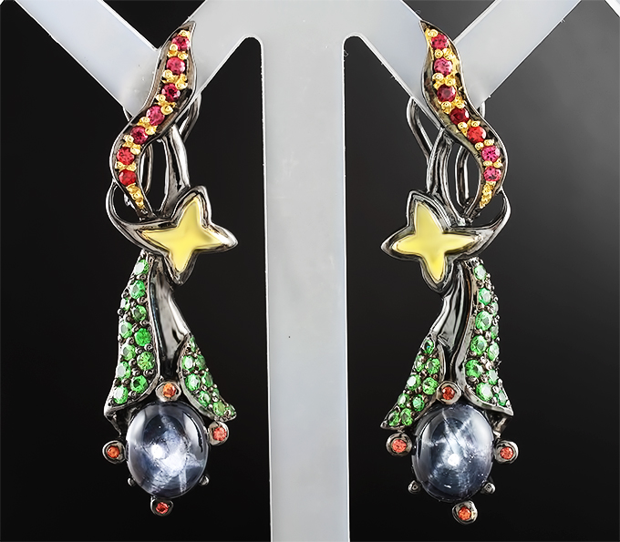 Серебряные серьги с сапфирами и цаворитами