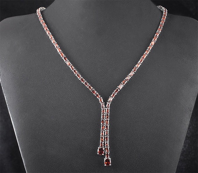 Серебряное колье с мозамбикскими гранатами