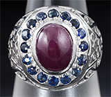 Стильное серебряное кольцо с рубином и синими сапфирами Серебро 925