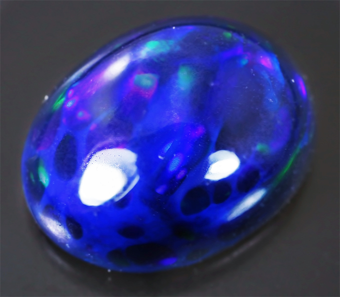 Кристаллический черный опал 1,72 карат