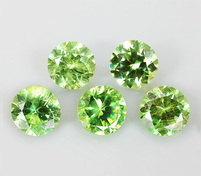 Набор из 5 уральских демантоидов 1,16 карат