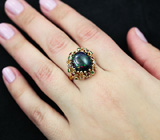Золотое кольцо с кристаллическим черным опалом 5,95 карат, цаворитами , рубинами и бриллиантами Золото