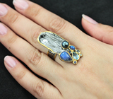 Серебряное кольцо с лунным камнем, цветной жемчужиной, синими сапфирами и топазами Серебро 925