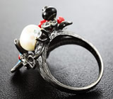 Замечательное серебряное кольцо с жемчужиной и цветной эмалью Серебро 925