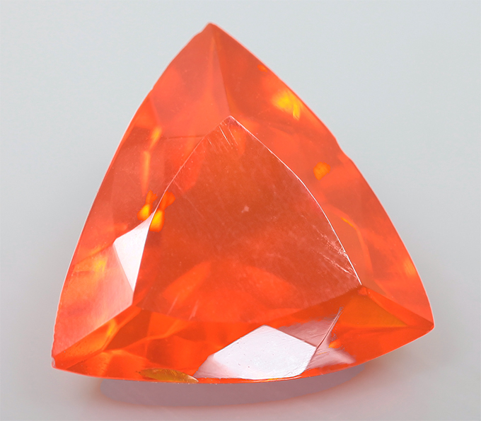 Огненный опал 2,4 карат
