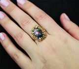 Золотое кольцо с топовым кристаллическим черным опалом, рубинами, цаворитами и бриллиантами Золото