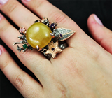 Серебряное кольцо с кабошоном желтого сапфира, аметистами, шпинелью и зеленым агатом Серебро 925