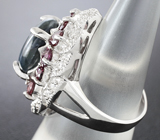 Замечательное серебряное кольцо со звездчатым сапфиром и родолитами Серебро 925