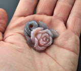 Миниатюра-подвеска «Роза» из цельного халцедона 15,5 грамм 