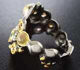 Серебряное кольцо с эфиопскими опалами, изумрудом и разноцветными сапфирами