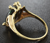 Золотое кольцо с кристаллическим черным опалом 2,93 карат, сапфирами, цаворитами и бриллиантами Золото