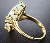 Золотое кольцо с крупным ярким эфиопским опалом 4,8 карат и бриллиантами Золото