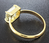 Кольцо с муассанитом Золото
