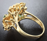Золотое кольцо с демантоидом 1,28 карат, кристаллом берилла 1,18 карат, александритом и бриллиантами Золото