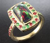 Золотое кольцо с превосходным черным опалом, рубинами, цаворитами и бриллиантами Золото