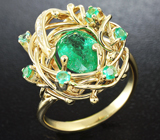 Золотое кольцо с изумрудами массой 1,95 карат и бриллиантам Золото