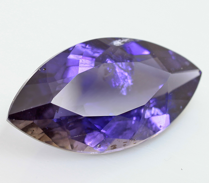 Кордиерит камень. Иолит кварц. Иолит цаворит. Кордиерит камень. Иолит цаворит.