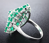 Эффектное серебряное кольцо с зелеными агатами Серебро 925