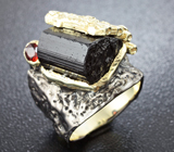 Серебряное кольцо с турмалином шерлом и мозамбикскими гранатами Серебро 925