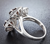 Эффектное серебряное кольцо с мозамбикскими гранатами и марказитами Серебро 925