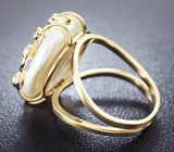 Золотое кольцо с жемчугом 12,65 карат, изумрудами, рубинами и сапфирами Золото