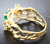 Золотое кольцо с неоновым апатитом массой 1,62 карат Золото