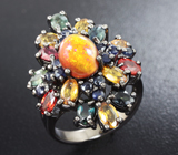 Превосходное серебряное кольцо с кристаллическим опалом и разноцветными сапфирами Серебро 925