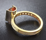 Золотое кольцо с андалузитом 1,67 карат и лейкосапфирами Золото