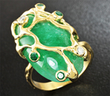 Золотое кольцо с крупным кабошоном уральского изумруда 16,85 карат и бриллиантами Золото