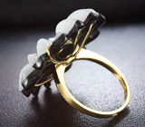 Золотое кольцо с резным агатом 25,2 карат, черными и бесцветным бриллиантами Золото