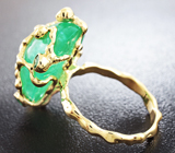 Золотое кольцо с кабошоном изумруда 16,65 карат, ограненными изумрудами и бриллиантами Золото