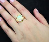 Золотое кольцо с превосходным кристаллическим эфиопским опалом 3,5 карат и самоцветами Золото
