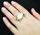 Золотое кольцо с морской жемчужиной барокко, сапфирами и бриллиантами! Исключительный люстр Золото