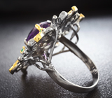 Серебряное кольцо с аметистом и изумрудами