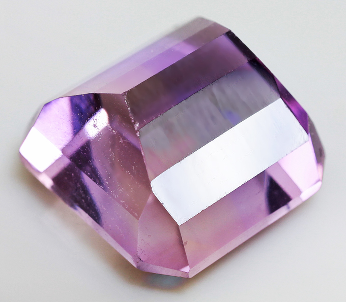 Ametrin камень. Боливийский аметрин. Ситалл аметрин камень. Аметрин магические свойства. Кварц аметрин.