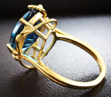 Золотое кольцо с насыщенно-синим топазом авторской огранки 11,92 карат Золото