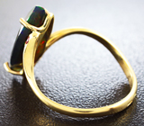 Золотое кольцо с ограненным черным опалом 2,62 карат, рубином и цаворитом Золото