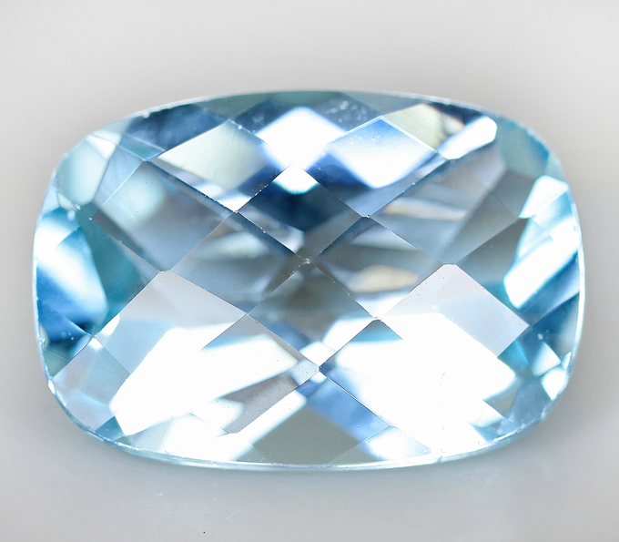 Голубой топаз 6,07 карат