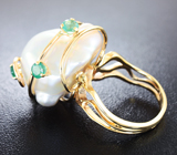 Золотое кольцо с жемчужиной барокко 34,98 карат и изумрудами Золото