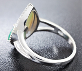 Оригинальное серебряное кольцо с перламутром и изумрудом Серебро 925